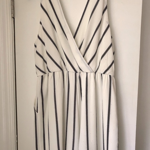 Black and white striped romper with pockets! - Picture 4 of 5